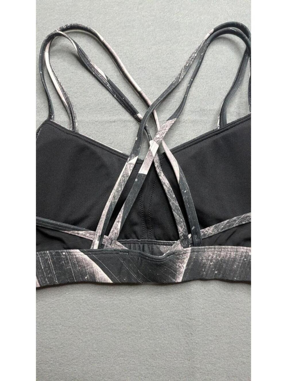 Reebok Sports Bra Womens S Black Geometric Print Strappy Crossback Yoga Workout - Picture 5 of 6
